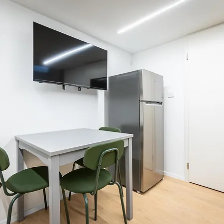 Cute Gallery Flat In Budapest, Spring * Budapest