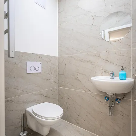 Cute Gallery Flat In Budapest, Spring * Budapest