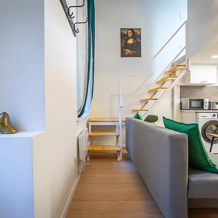 Cute Gallery Flat In Budapest, Spring *