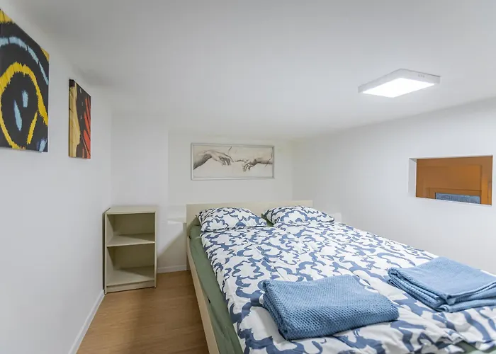 Cute Gallery Flat In Budapest, Spring Appartement
