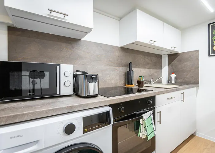 Cute Gallery Flat In Budapest, Spring Boedapest