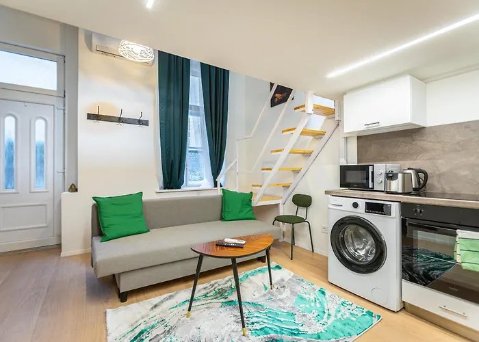 Cute Gallery Flat In Budapest, Spring Appartement