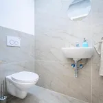 Cute Gallery Flat In Budapest, Spring
