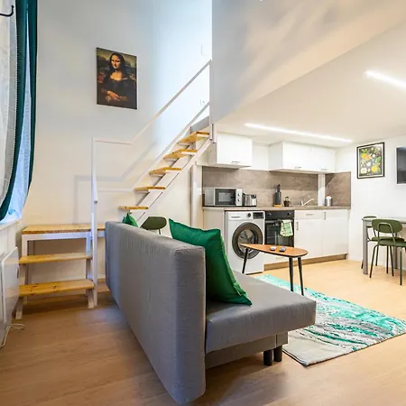 Cute Gallery Flat In Budapest, Spring 부다페스트